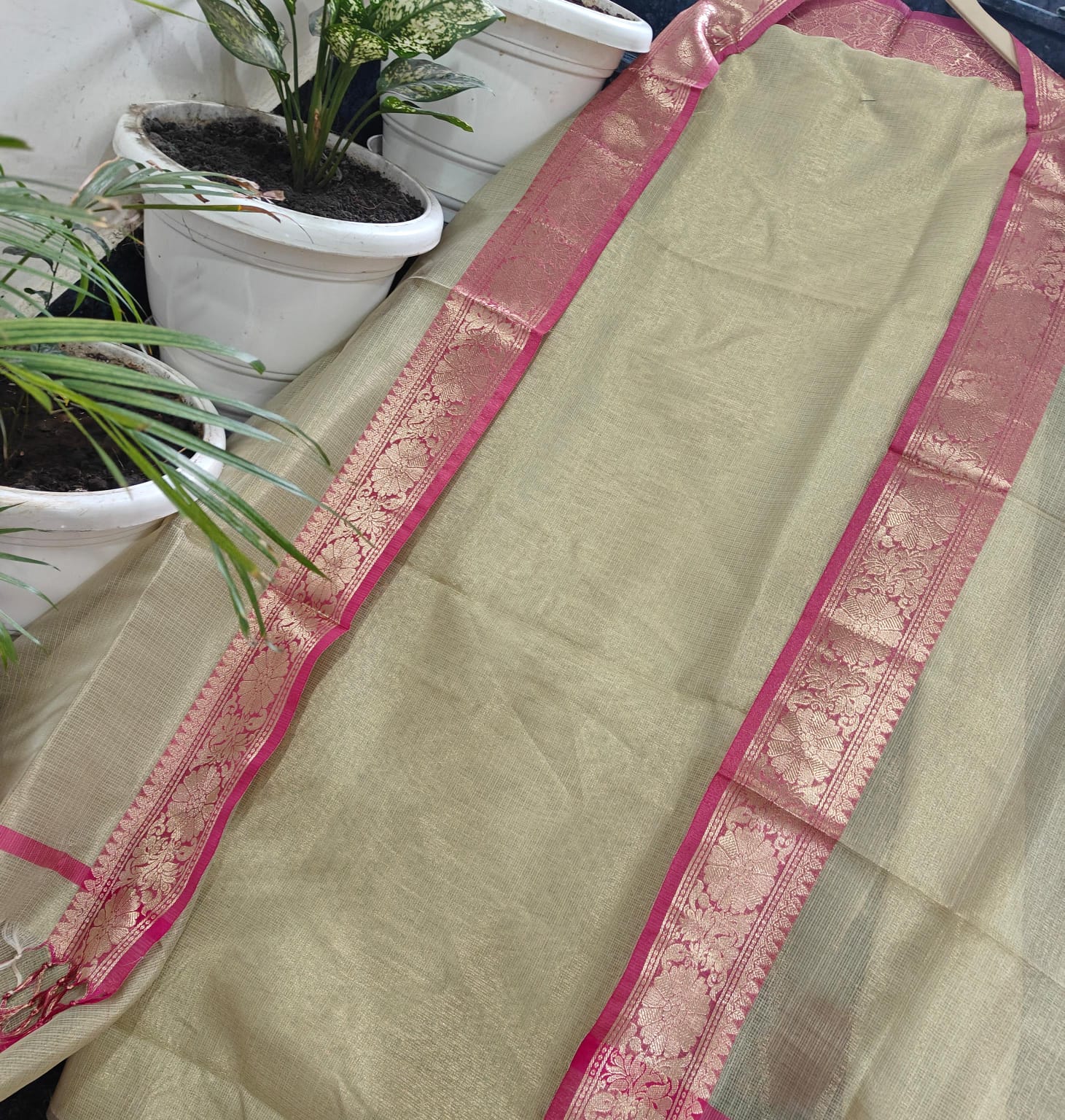 The Royal Glow: Kota Tissue Elegance